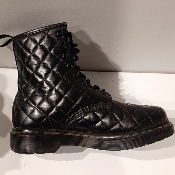 Dr Martens Women's Coralie Black Quilted Leather 8 Eye Lace Up Boots - Picture 3 of 10